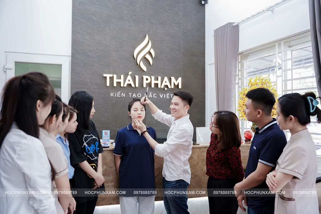 hocphunxam.com-nghề phun thêu thẩm mỹ