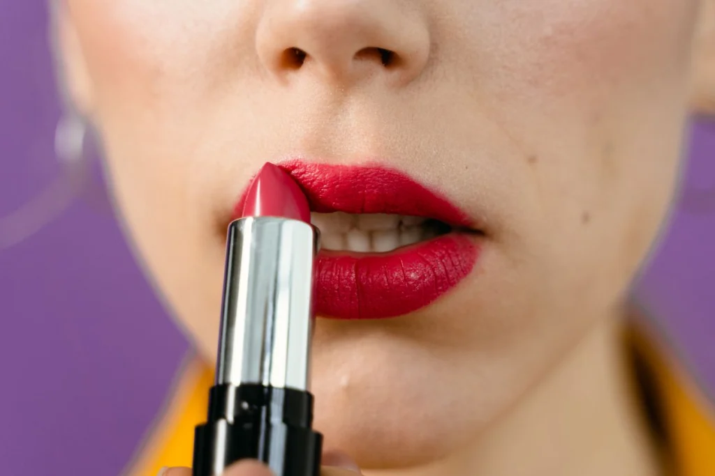 Phun môi collagen là gì? Quy trình 4 bước và lưu ý chăm sóc