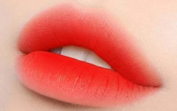 Ánh nắng trực tiếp có thể làm mực bị hái, dẫn đến mất màu nhanh